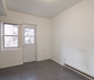 539 Prince-Arthur west - Photo 4