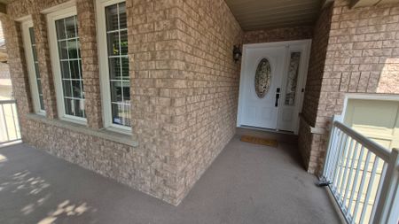 For Lease - 118 Flagstone Way, Newmarket, Ontario - Photo 5