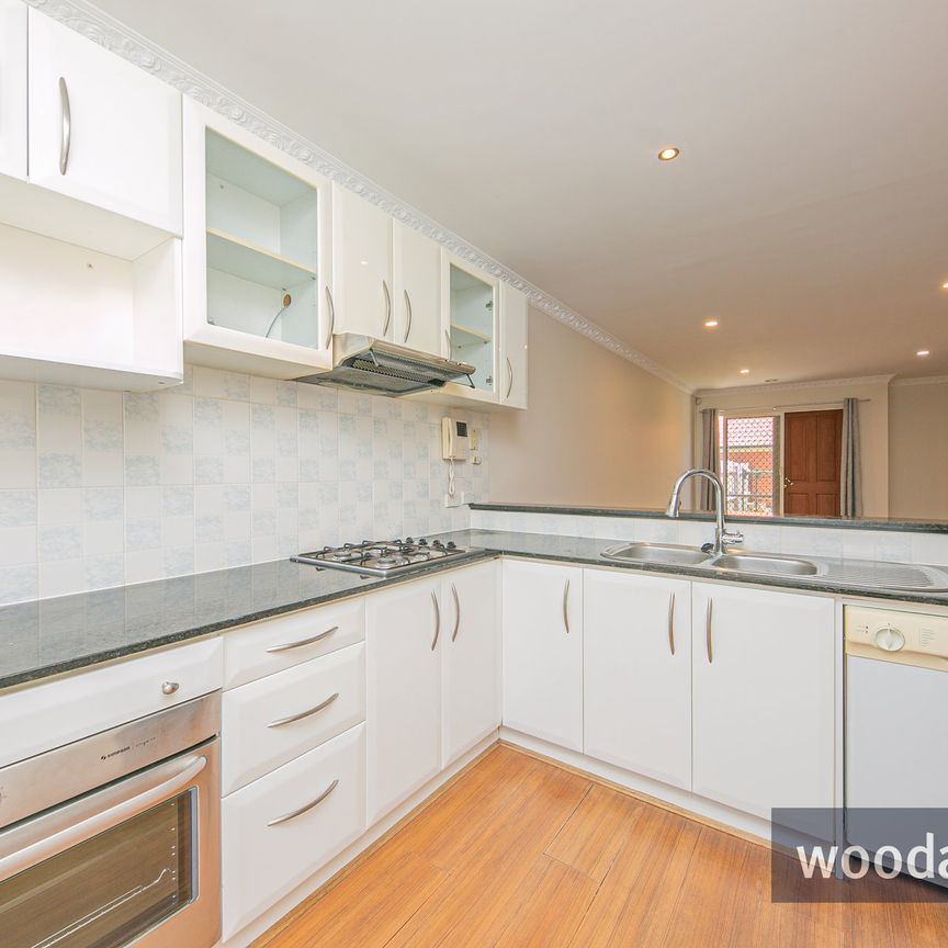 Stunningly Renovated 4-Bedroom Family Home in Prime Box Hill Location! - Photo 1