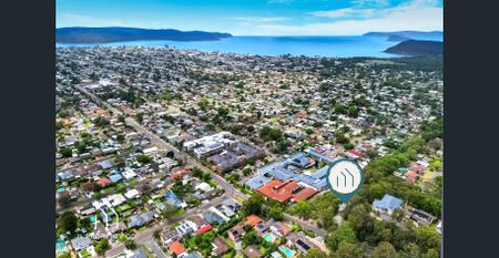 Large home with ocean views - Photo 5