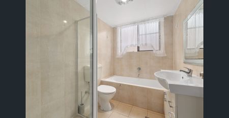 Two-Bedroom Apartment with Carport & Private Laundry - Photo 5