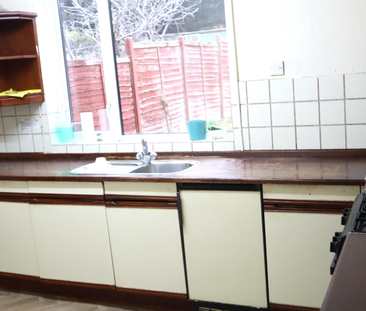 4 bedroom semi-detached house to rent - Photo 4