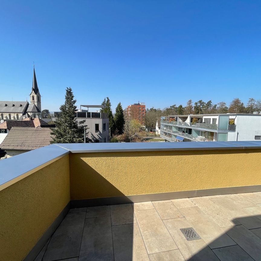 Moderne 2.5 Zimmer Attikawohnung in Bülach zu vermieten - Photo 1