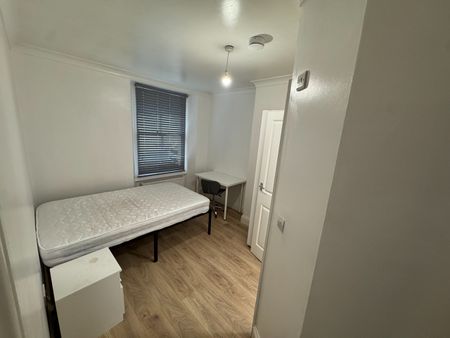 Room in a Shared House, Bedford Place, BN1 - Photo 2
