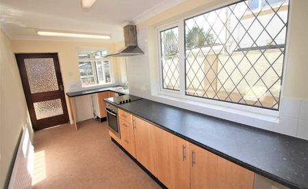 Aughton Road, Swallownest, Sheffield, Rotherham, S26 - Photo 2