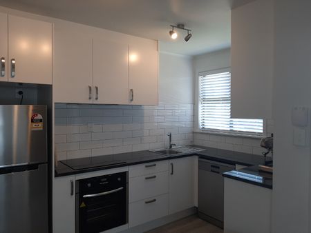 Lovely Family home - Photo 2