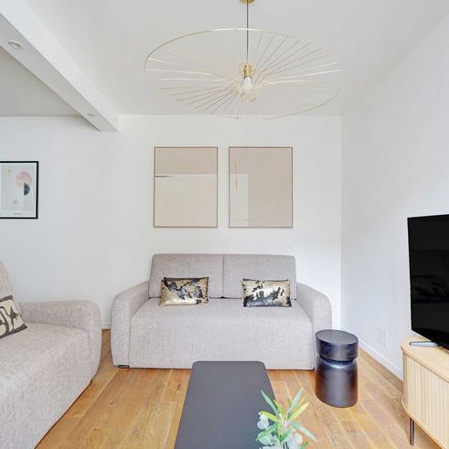 Rue d'Orsel - Photo 1