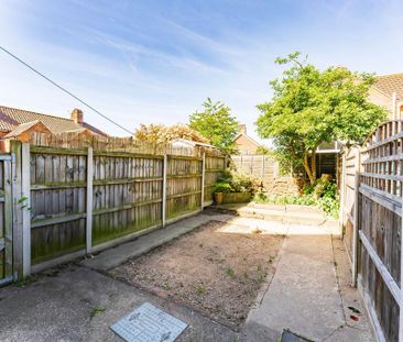 3 bedroom terraced house to rent - Photo 3