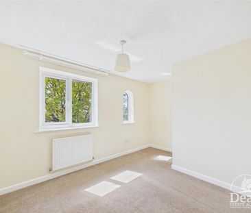 Octavia Place, Lydney - Photo 4
