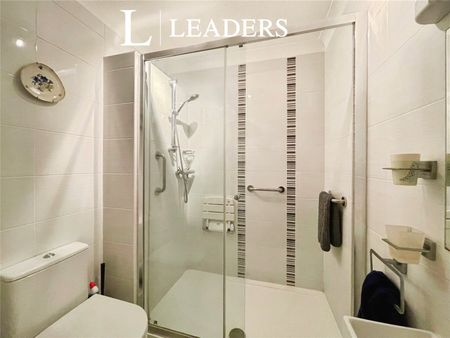 apartment to rent Christchurch Road, Bournemouth, Dorset, BH1 - Photo 4