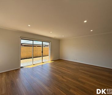 Brand New and Modern Home in Tarneit - Photo 6