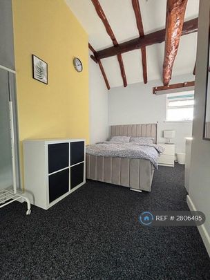 1 bedroom in a house share to rent - Photo 1