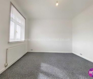 2 bedroom semi-detached bungalow to rent - Photo 4