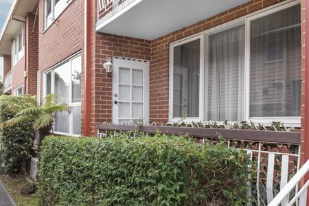 TWO BEDROOM BEAUTY IN SOUGHT AFTER LOCATION - Photo 2