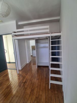 PARIS 6e Rue de Sèvres / Le Bon Marché Studio avec mezzanine Vue dégagée - Photo 1