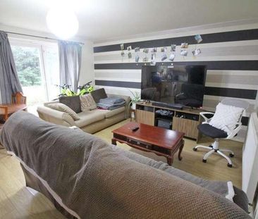 Broadoaks, BL9 - Photo 3