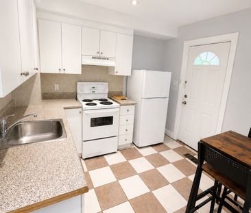 For Lease - 659 Old Weston Road Unit# Rear Apartment, Toronto, Ontario - Photo 4
