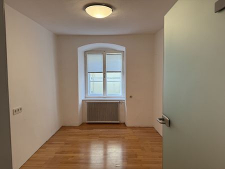 Gepflegte 4- Zimmer-Wohnung inmitten der Haller Altstadt zur Vermietung! - Photo 4
