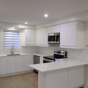 4 1/2 (Rénové, stationnement, électro inclus) - Photo 2
