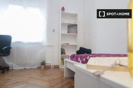 turin, Piedmont 10143 - Photo 2