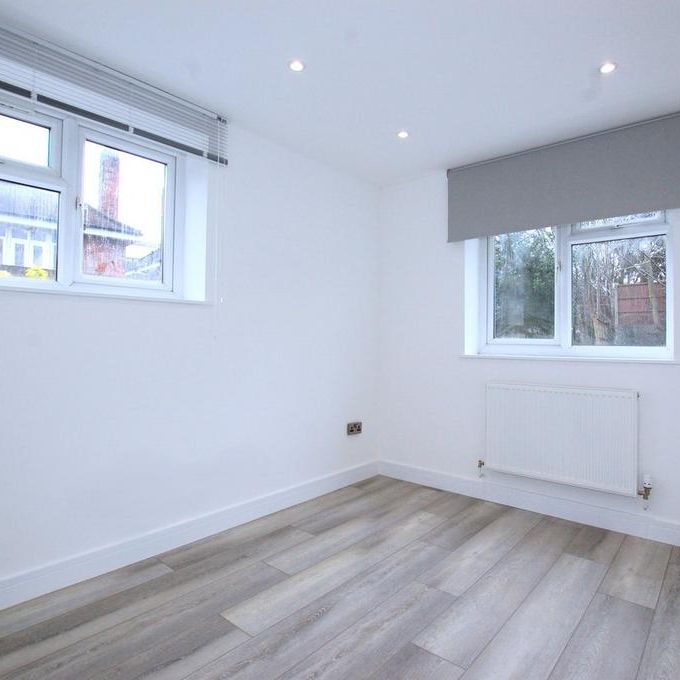 3 bedroom flat to rent - Photo 1