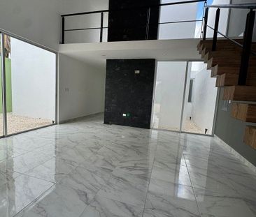 Casa en renta para oficinas, con 5 privados y una sala de juntas. - Photo 1