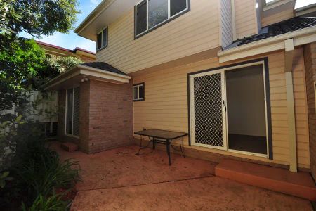 “Townhouse in Ideal Location” - Photo 5