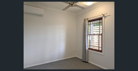 A Cottage Style home - Photo 2