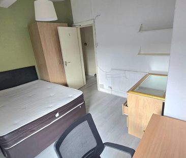 5 bedroom terraced house to rent - Photo 4