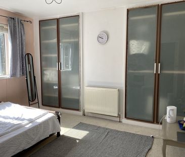 Room in a Shared House, Kenya Road, SE7 - Photo 1