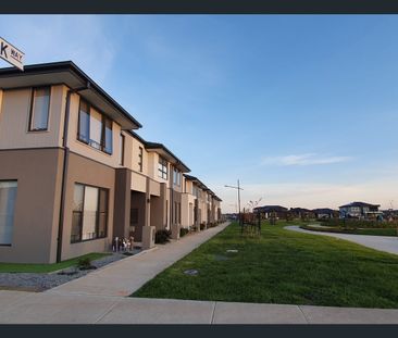Spacious Four-Bedroom Townhouse Opposite Bells Reserve! - Photo 5