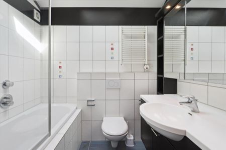 6 bedroom detached house to rent - Photo 4