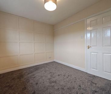 2 bedroom end of terrace house to rent - Photo 4