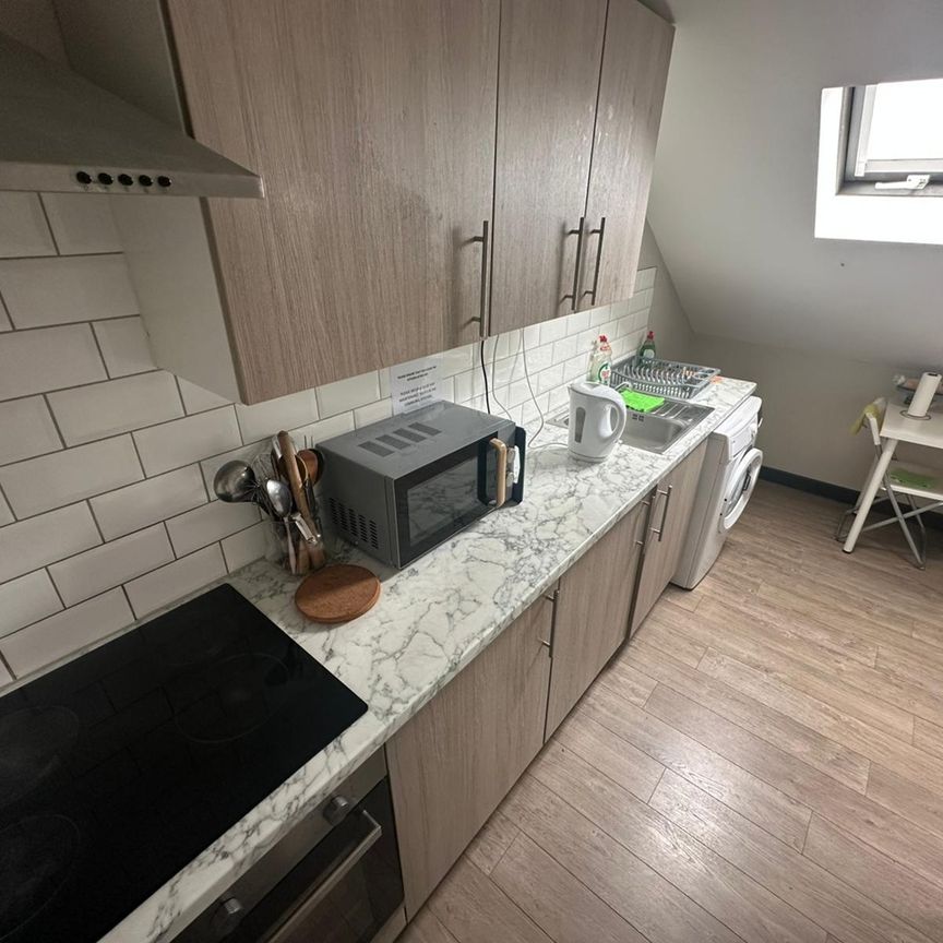 Studio Flat, Stembridge Road, SE20 - Photo 1