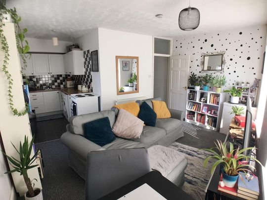 1 Bed Flat, Russian Drive, L13 - Photo 1