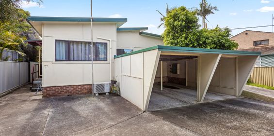 Beach side classic in cul-de-sac location - Photo 3