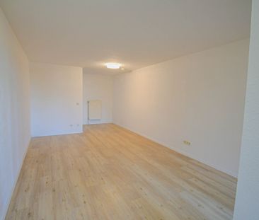 5872 - SOFORT BEZUGSFREI! Gepflegte 1-Zimmer-Wohnung mit Balkon und... - Foto 1