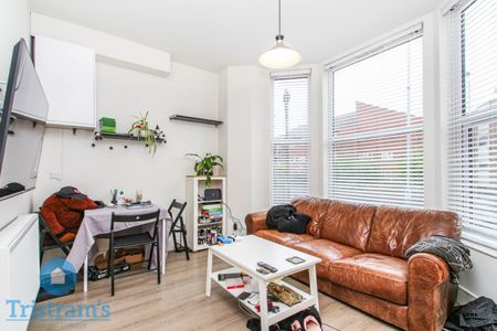 3 bed Apartment for Rent - Photo 2