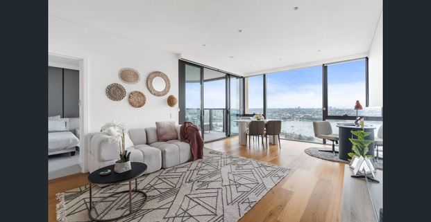 Stunning 3-Bedroom Apartment with Breathtaking Water Views in Rhodes - Photo 1