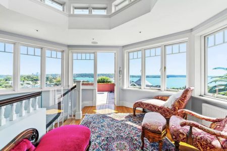 Classic Landmark Estate Of Rare Elegance And Grandeur On The Peninsula Of Parsley Bay - Photo 2