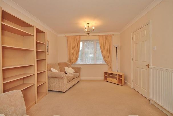 3 bedroom semi-detached house to rent - Photo 1