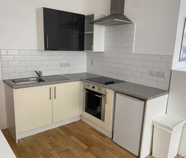 Studio Flat, Lansdowne Road, LE2 - Photo 1