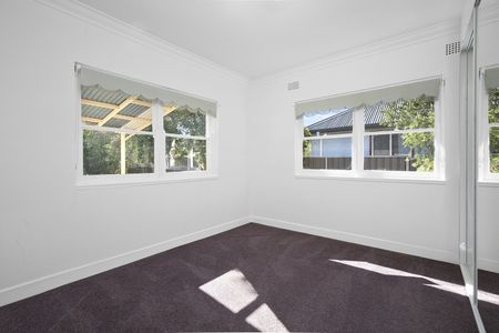 Charming Family Home in a Great Location! - Photo 3