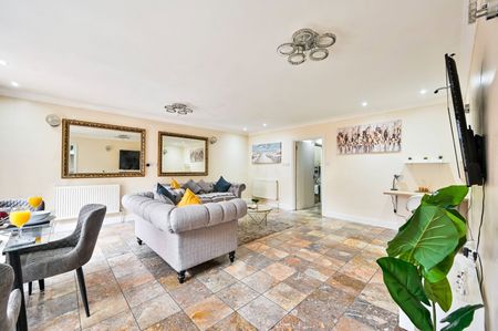 2 Bed Flat, Atherton Mews, E7 - Photo 3