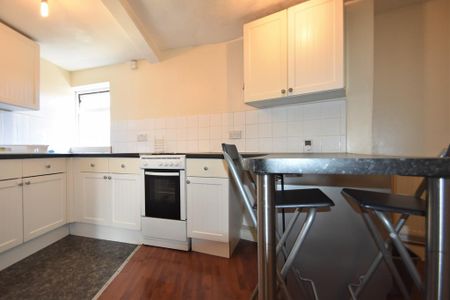 2 bedroom flat to rent - Photo 5