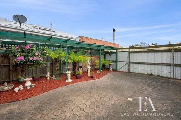 2-3/6-8 Myrtle Avenue, Newcomb - Photo 1