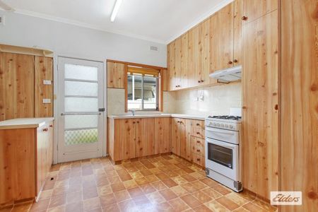 Charming 3-Bedroom Home in Prime Wodonga Location - Photo 4