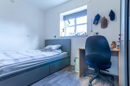 Sloane Court, Jesmond - Photo 2