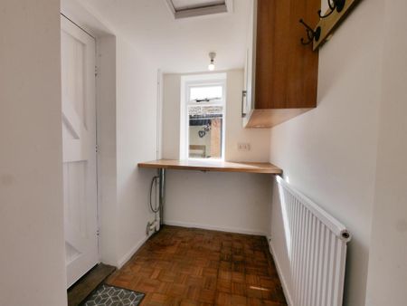 3 bedroom end of terrace house to rent - Photo 3