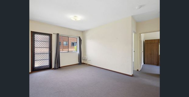 TWO BEDROOM UNIT CLOSE TO THE CBD - Photo 1